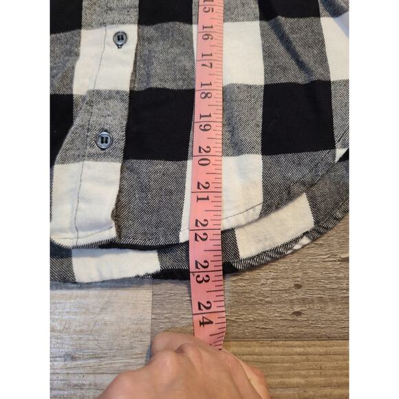 No boundaries small juniors black and white checkered button down fleece hood - Picture 9 of 9